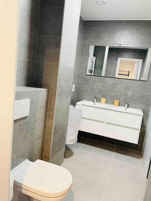Luxury New Flat W Terrace & Parking Apartment